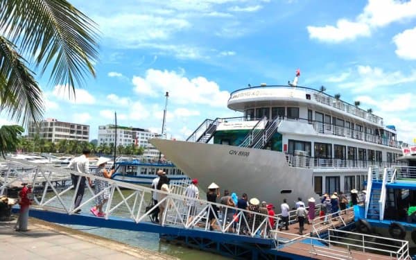 Quang Ninh resumes intra-provincial tourism activities