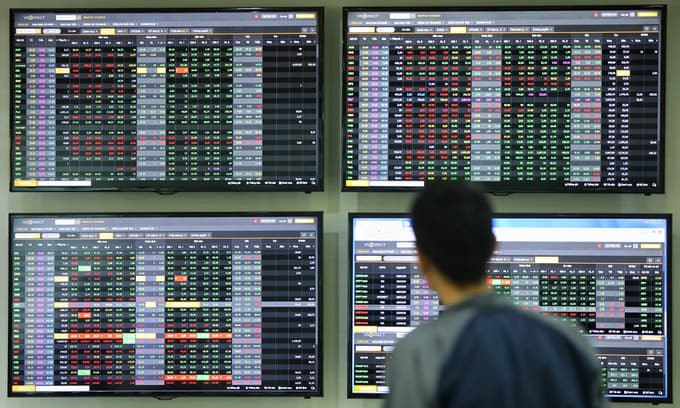 VN-Index inches up in fourth gaining session