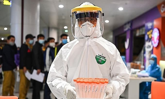 Hanoi, HCMC mandate self-isolation for people from Hai Duong outbreak areas