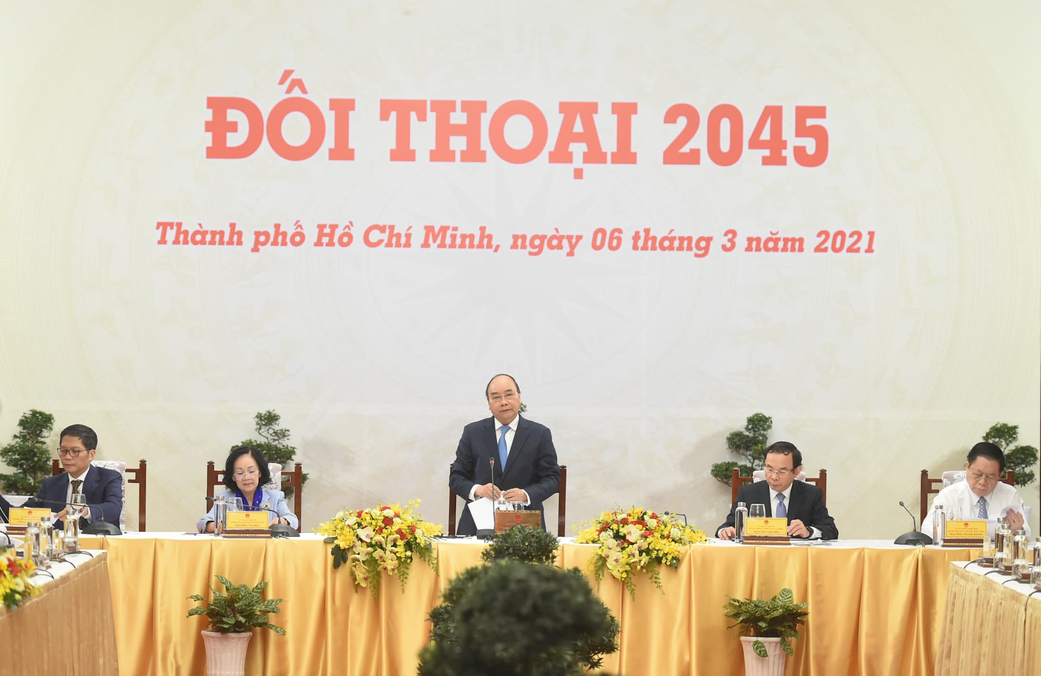 LIVE: PM Phuc Hosts "Dialogue 2045" With Business Leaders