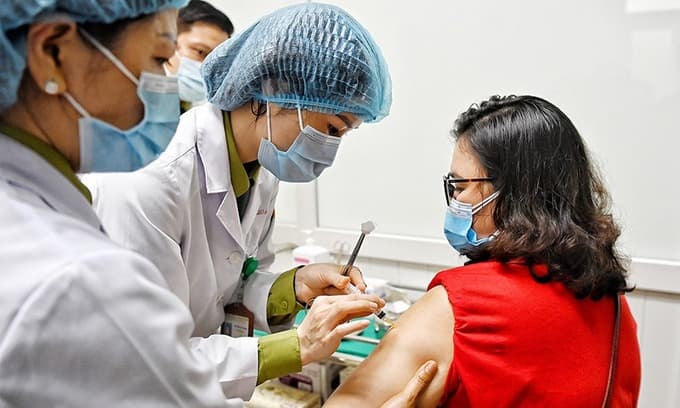 13 localities with Covid-19 outbreaks first in line for vaccination