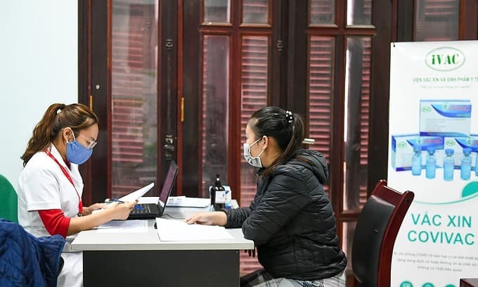 Vietnam lacks middle-aged volunteers for second coronavirus vaccine trial
