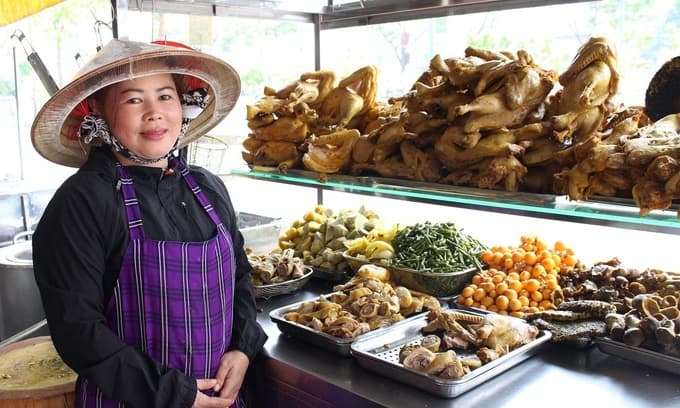 Mekong Delta-style curry stall tickles Saigon taste buds