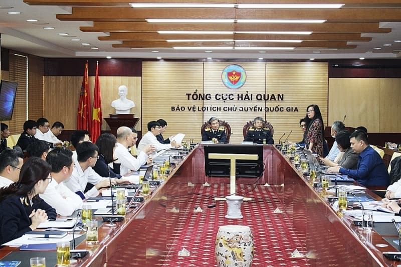 CMC company makes presentation on IT solutions to leaders of General Department of Vietnam Customs