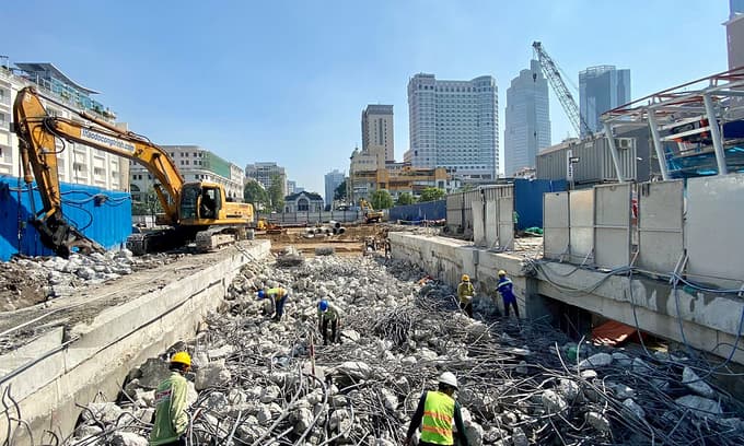 Construction site to be cleared in downtown HCMC as metro station nears completion
