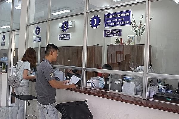Why did hundreds of customs brokers stop operating