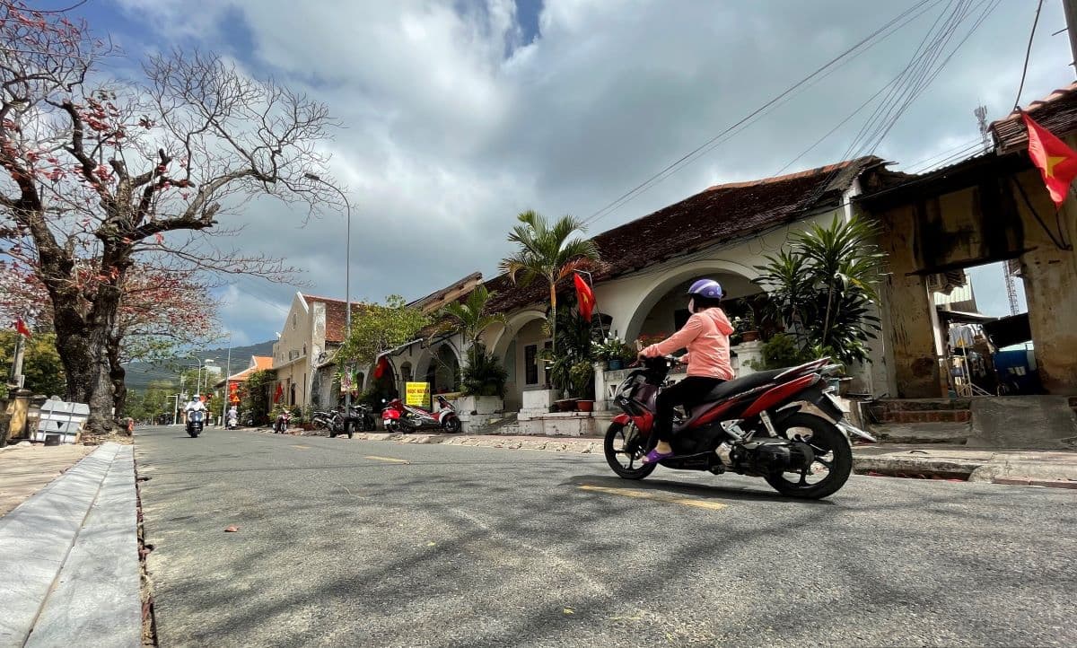 Con Dao Islands in northeast monsoon wind season