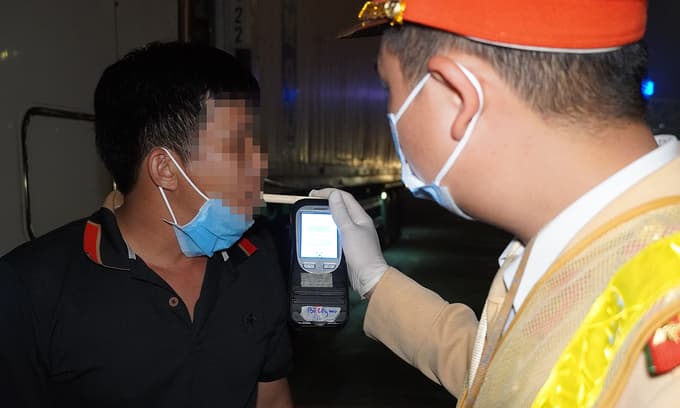 600 drunk drivers fined on opening day of police campaign