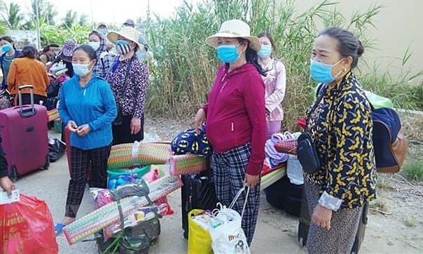 Repatriated toddlers' kin enter quarantine facility in southern Vietnam
