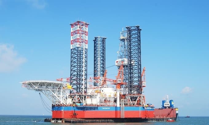 Crude oil exports plunge as resource depletes