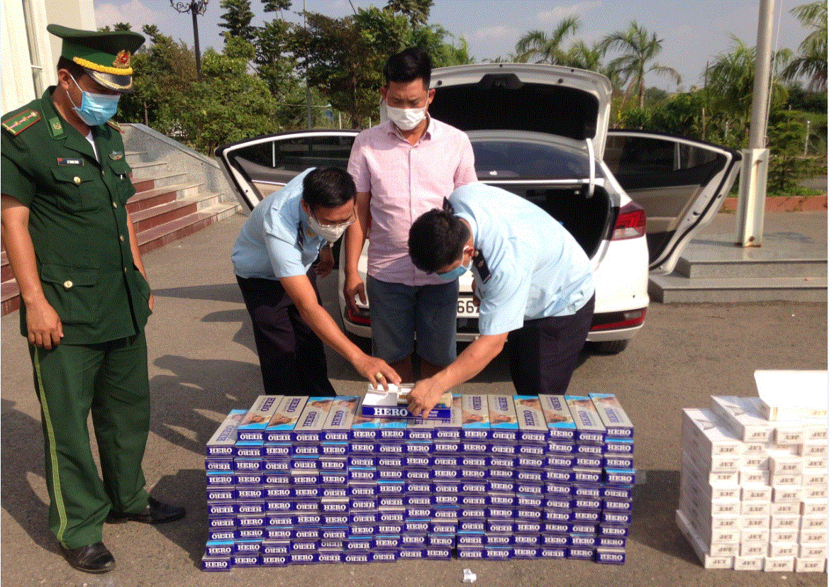 2,500 packs of smuggled cigarettes seized by Dong Thap Customs