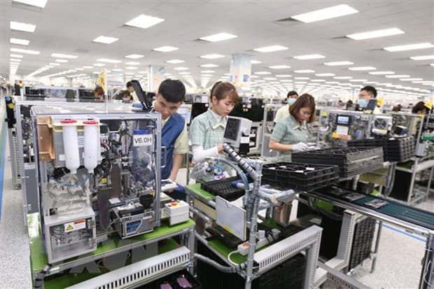 Fitch revises Việt Nam"s outlook to positive, affirms rating at "BB"
