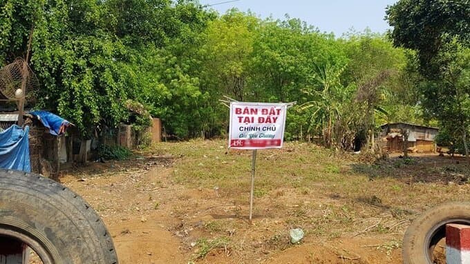 Mountain of cash pouring into real estate stokes bubble fears