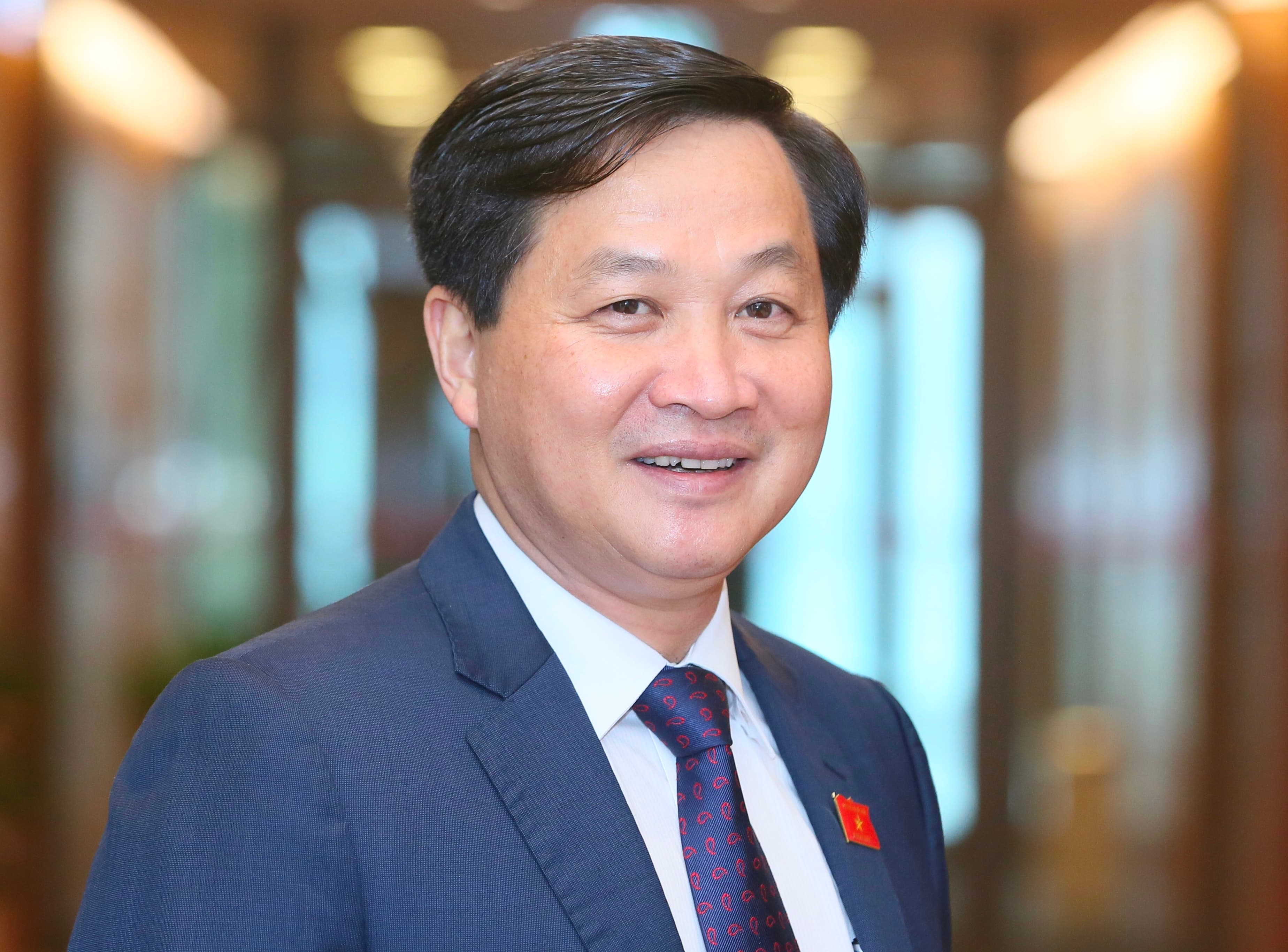 Biography of Deputy Prime Minister Le Minh Khai