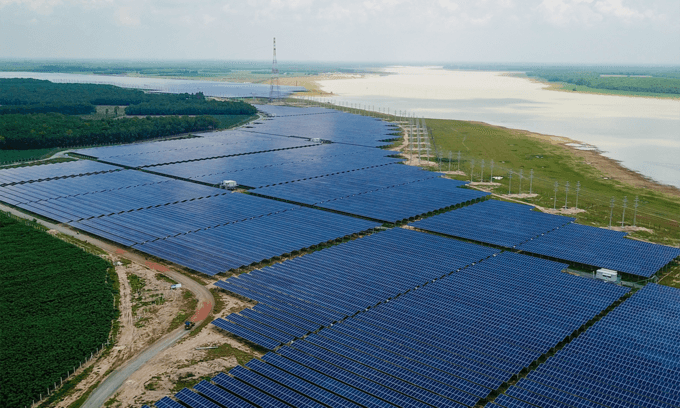 Vietnam plans more solar, wind power cuts