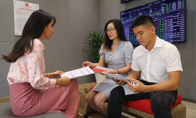 New securities trading accounts reach record high