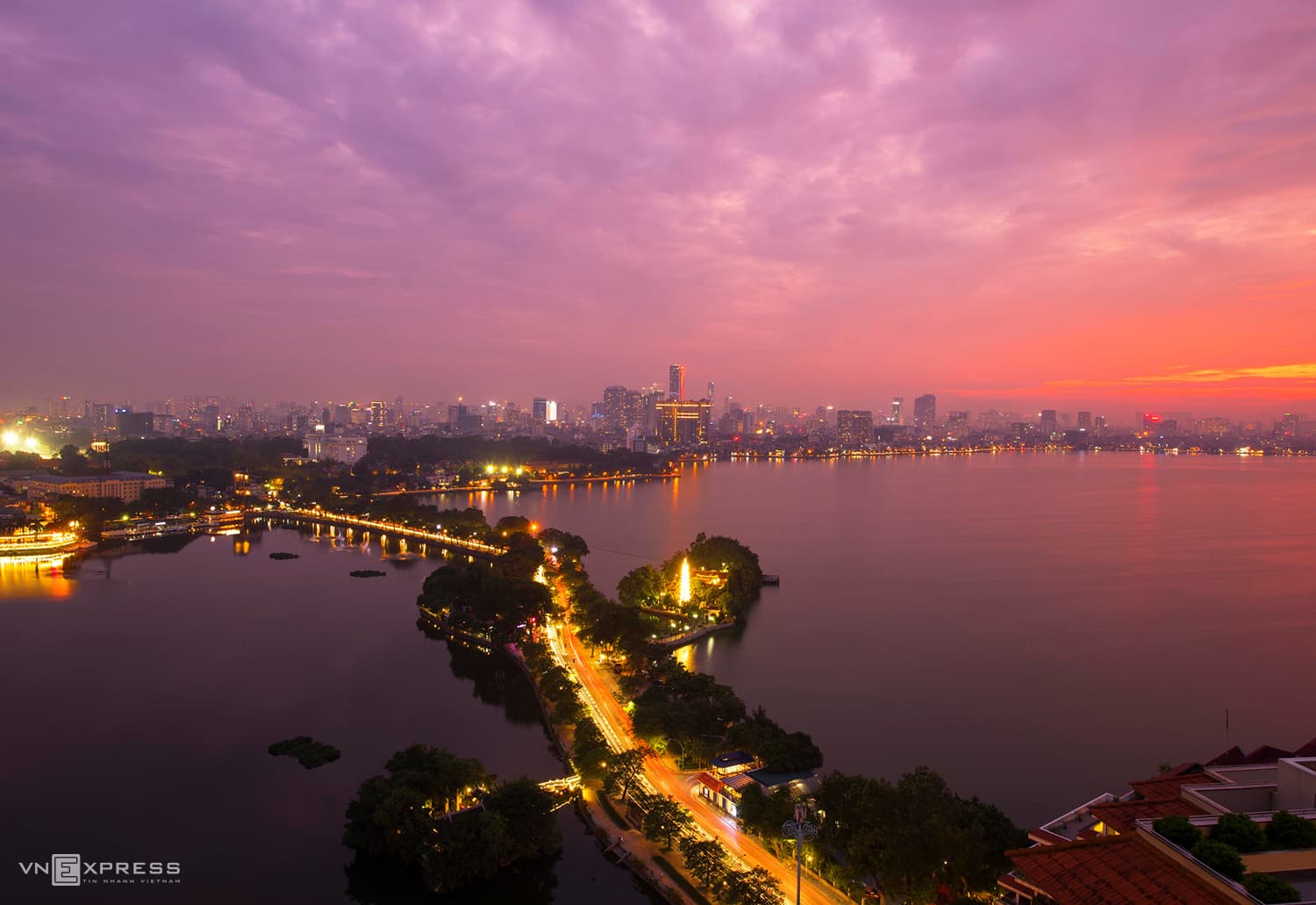 Hanoi sparkles with nocturnal serenity