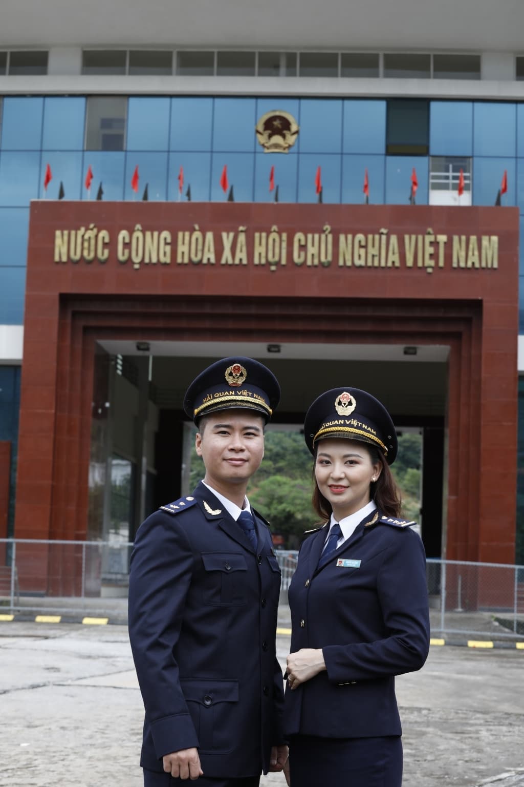Regulations on management and use of customs uniform issued