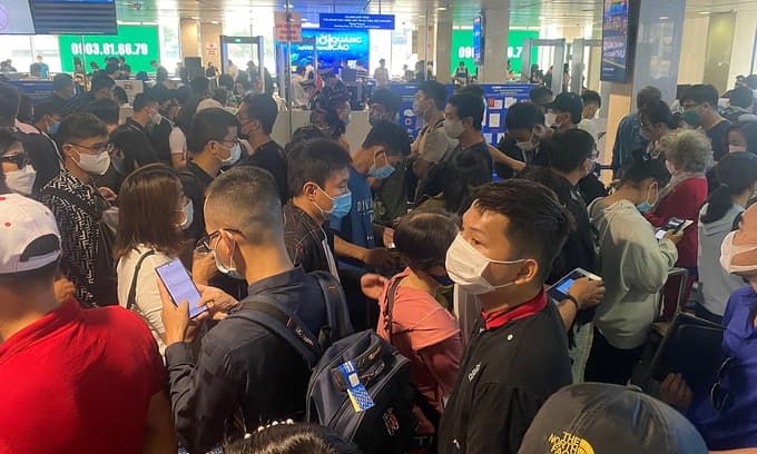 Complete security screening at HCMC airport in 45 seconds: deputy minister