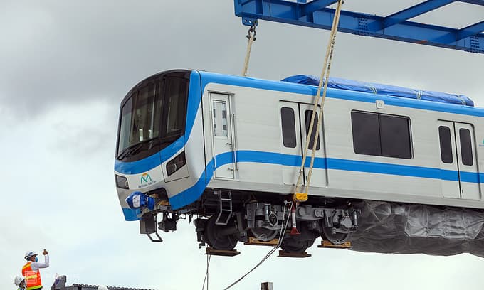HCMC to receive six more trains for first metro line