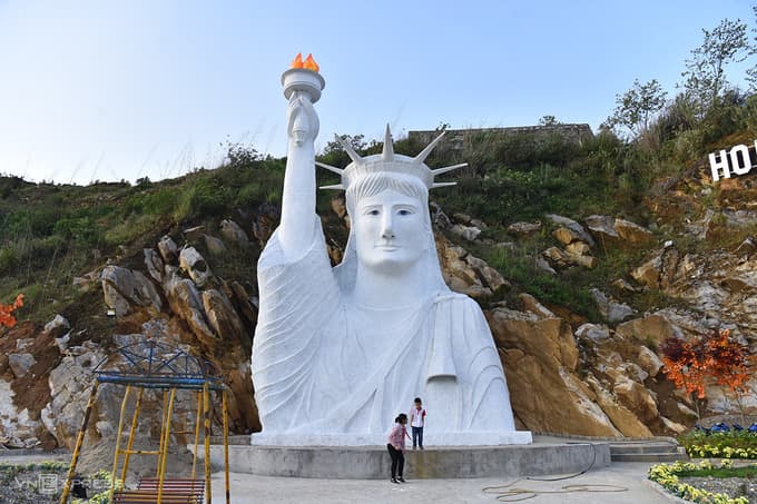Sa Pa shuts down unlicensed tourist spot with Statue of Liberty replica