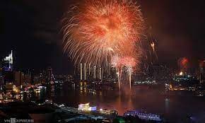 HCMC cancels firework shows on Reunification Day