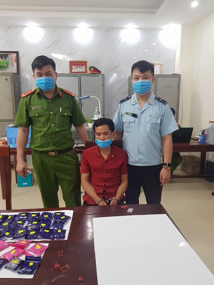 Nam Can Customs seizes 7,200 drugs tablets