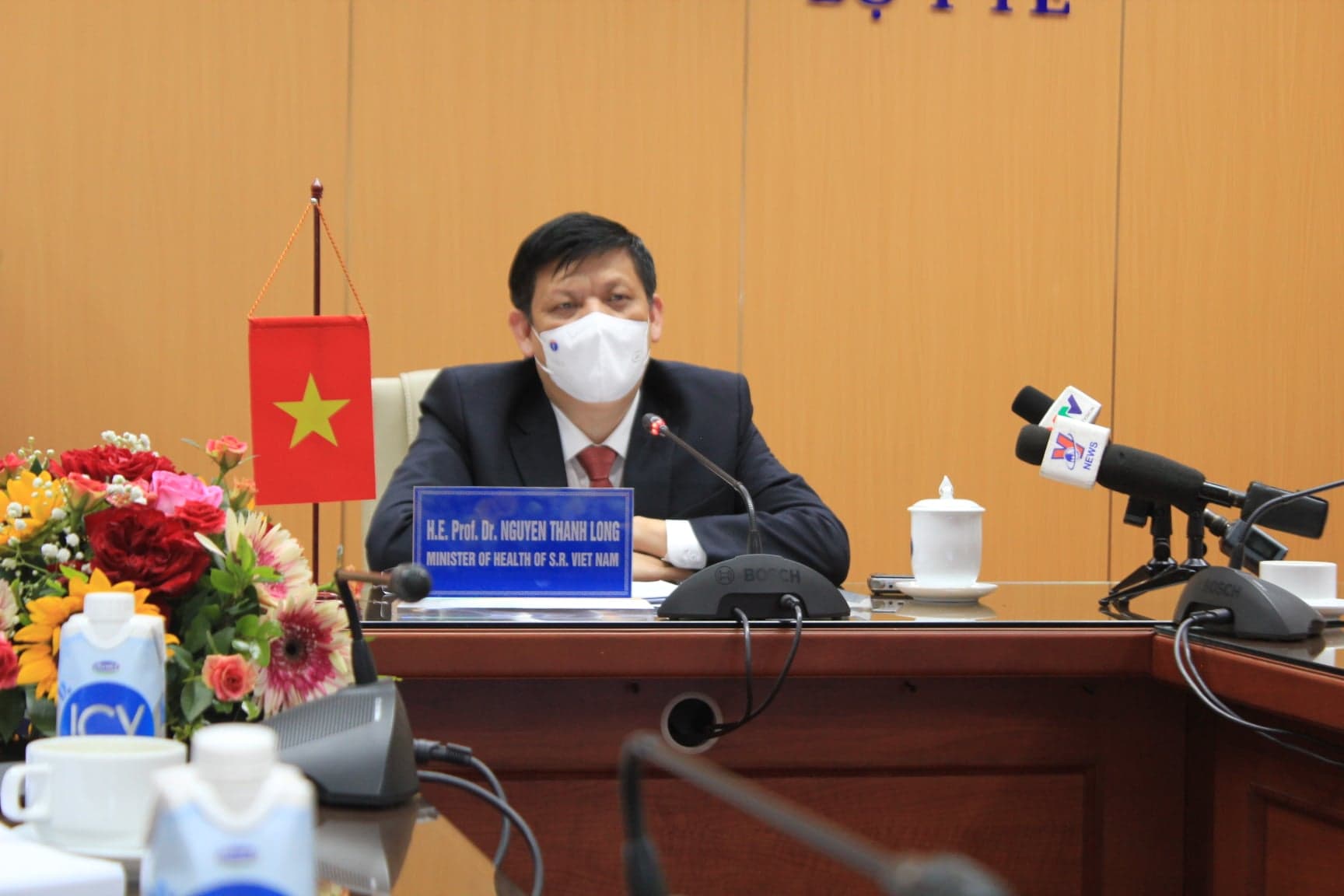 Viet Nam to donate 200 ventilators to help Laos fight COVID-19