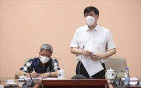 Viet Nam sends 35 doctors, experts to help Laos fight COVID-19