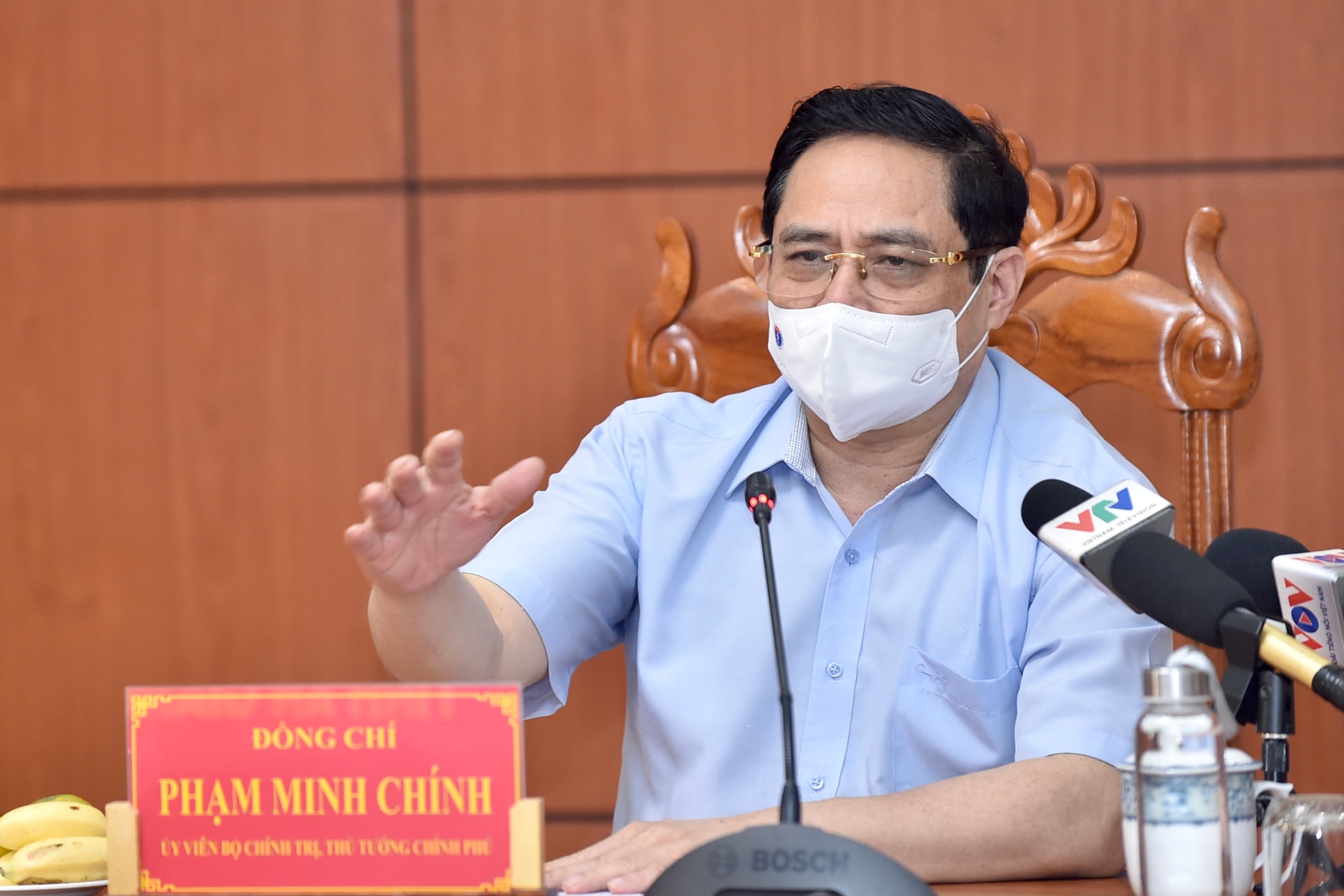 Gov’t chief convenes urgent meeting with southern provinces amid complex COVID-19 evolution