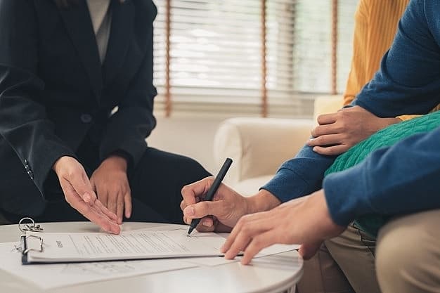 Force to buy insurance: Banks have great benefits, customers take disadvantages