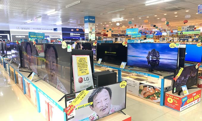Small TVs cost more as component prices surge