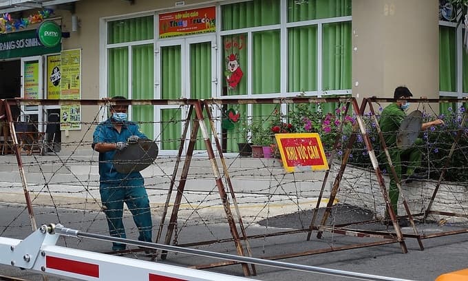 HCMC isolates apartment building as resident tests coronavirus positive