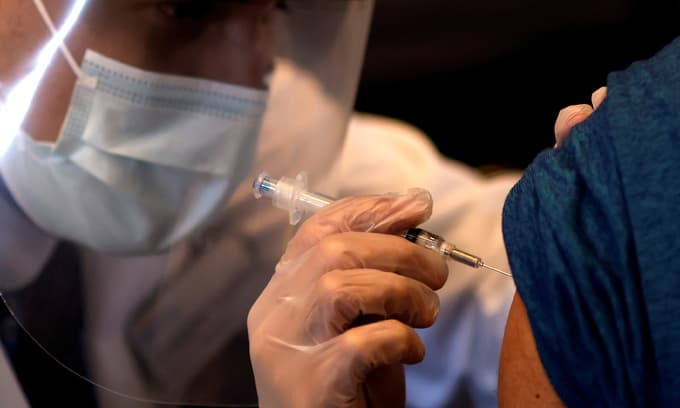 Vietnamese travel firms offer Covid vaccination tours to US