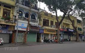 Ha Noi shuts down on-site restaurants, hair salons