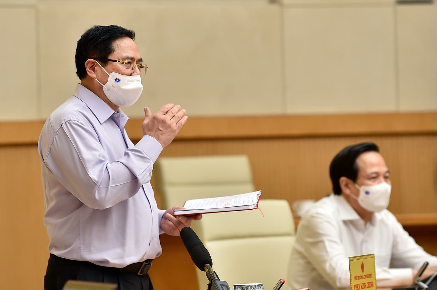 PM demands greater efforts to stamp out COVID-19 outbreaks in key areas