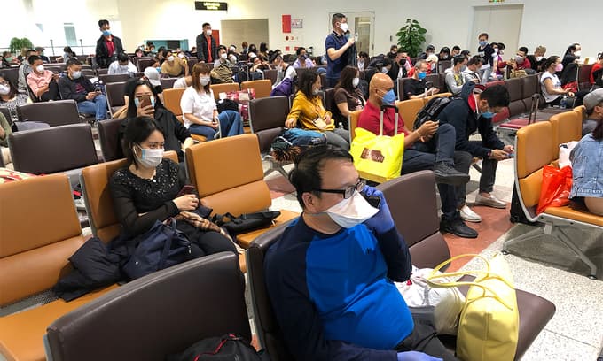 Ban on international flights to Hanoi, HCMC lifted prematurely