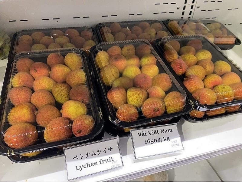Noi Bai Customs ensures pandemic prevention while facilitating export of fresh lychee
