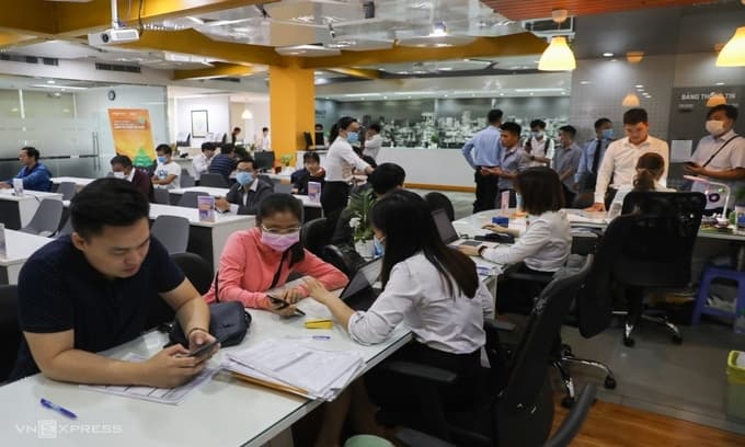 Investors enraged as HCMC stock exchange's broken trading system causes losses