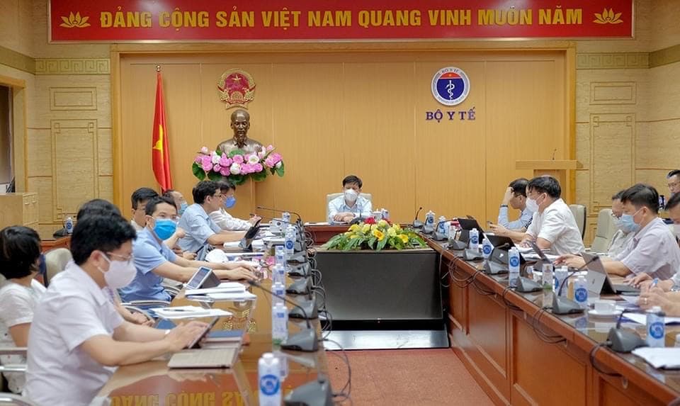 Around 10,000 health staff sent for HCMC's COVID-19 fight