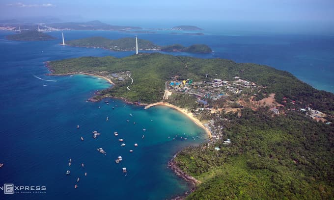 HCMC-Phu Quoc flights suspended on Covid fears