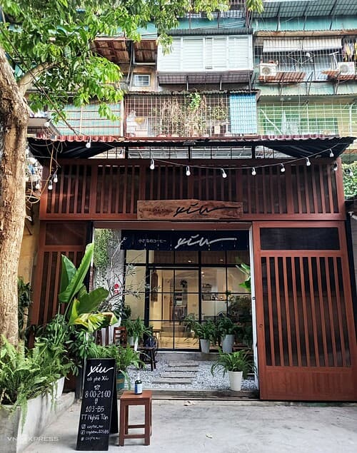 5 coffee shops hidden inside old Hanoi apartment blocks