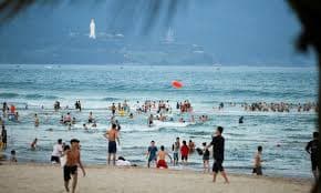 Da Nang to reopen public beaches from Saturday