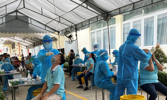 Seven-day isolation requirement for commuting workers hits HCMC factories