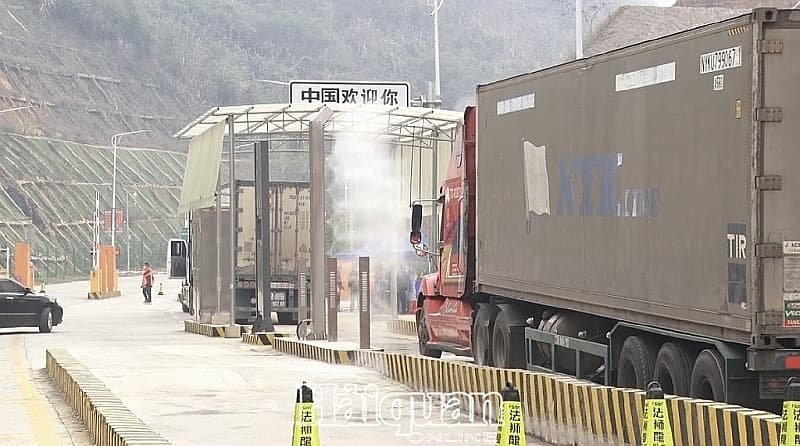 Strengthen Covid-19 pandemic prevention at Tan Thanh border gate