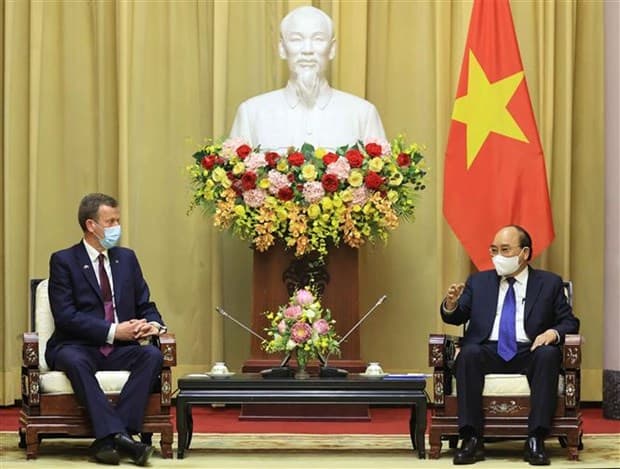 President hosts Australian minister for trade, tourism and investment