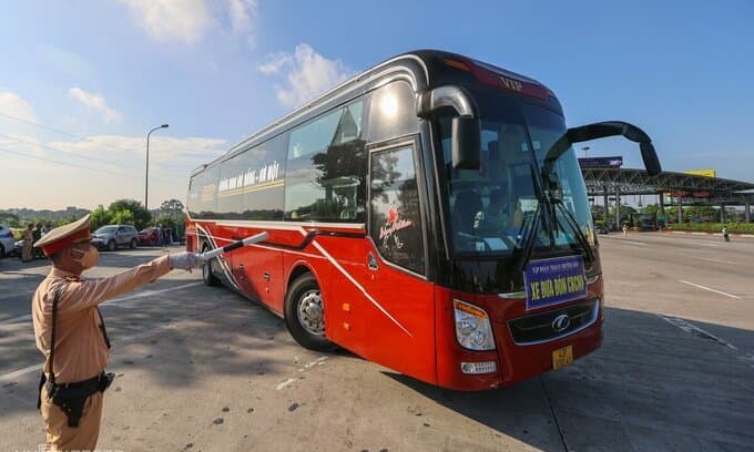 Hanoi suspends public transportation to 37 localities