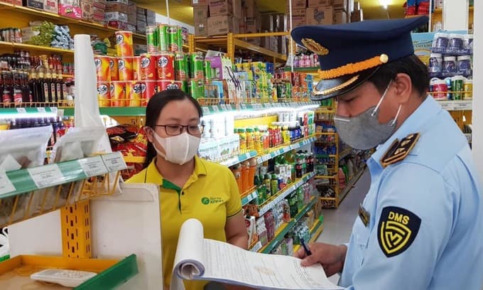 Bach Hoa Xanh stores fined for price gouging