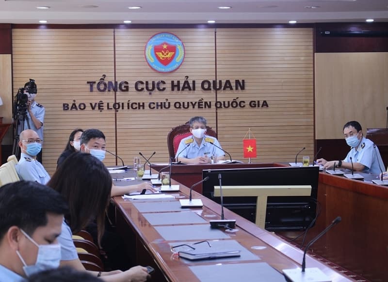Six groups of customs officials working with international experts on building smart customs