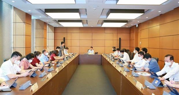 Lawmakers debate five-year public investment plan